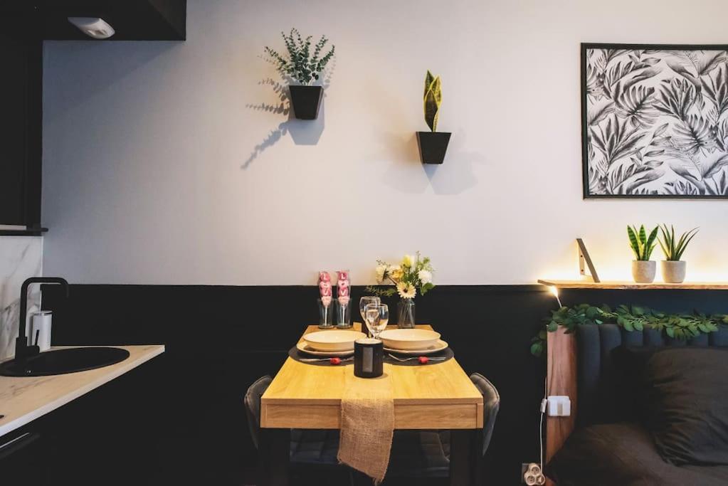 Love Room, La Douce Angevine Ανζέρ Εξωτερικό φωτογραφία